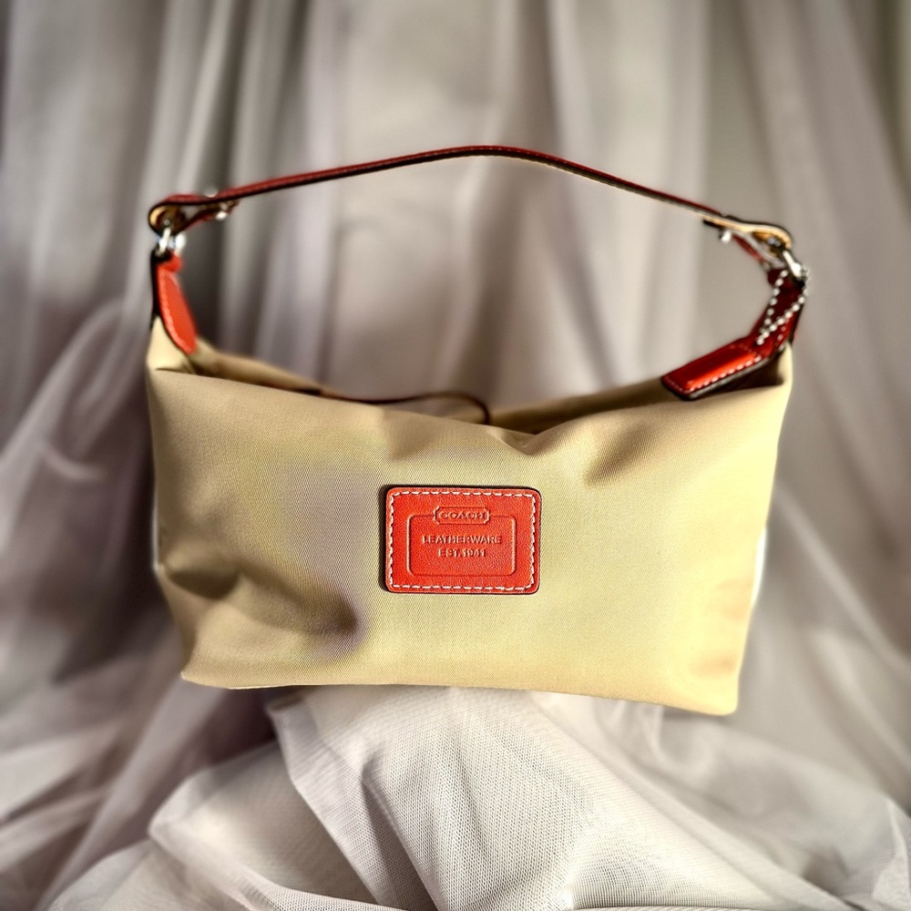 Coach Hamptons Nylon Mini Bag in a Great Condition, Never Used